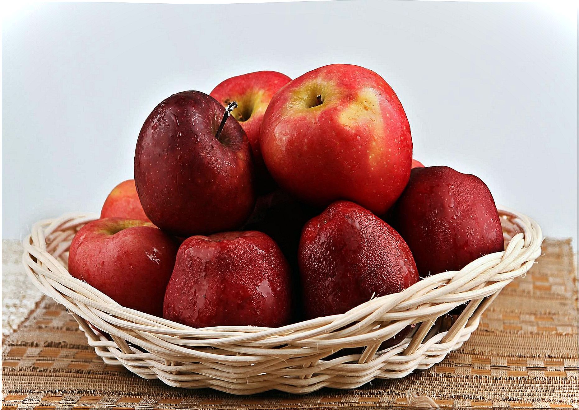 Red apples