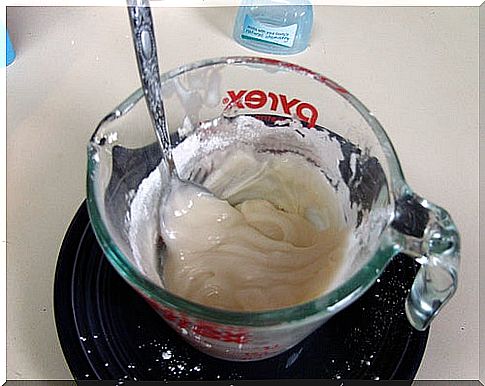 In cream, baking soda can be useful against acne.