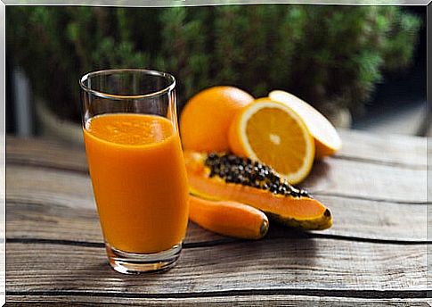 Papaya-and-lemon-smoothie