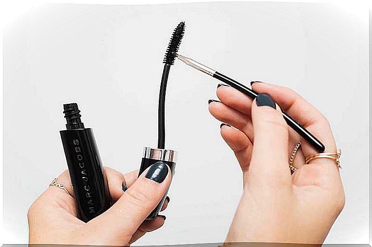 Eyeliners can be fixed with a few simple tricks.