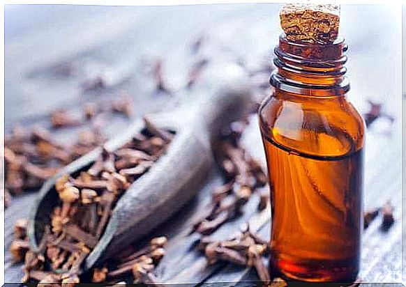 clove oil to remove warts