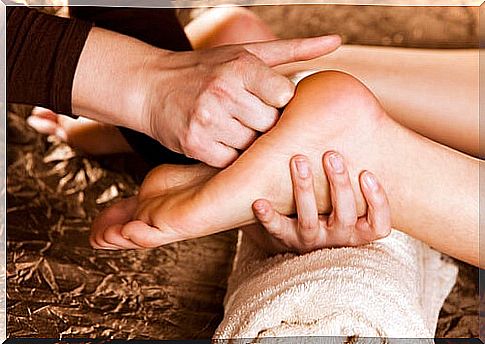 Massages for swollen feet