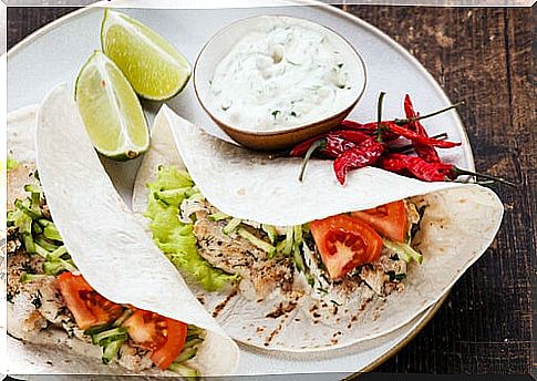 chicken tacos with avocado and cream