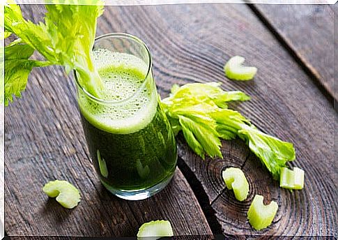 Celery and apple smoothie