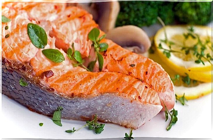 Baked salmon recipe with potatoes and vegetables 