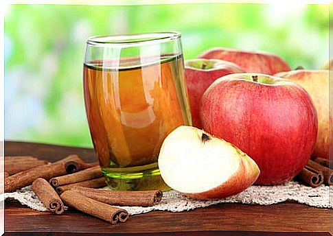 Apple cinnamon water greaseproof drinks